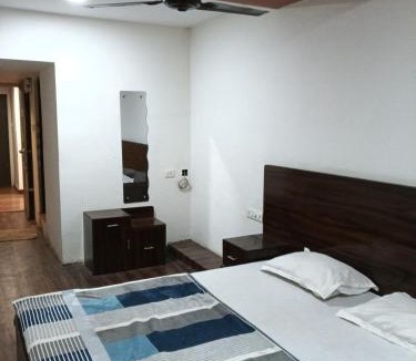 Bhuj Hotel | Hotel HV Palace