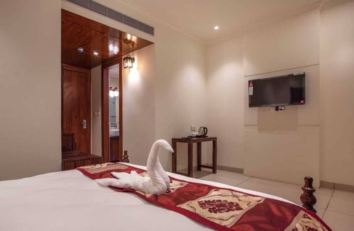 Vrindavan Hotel | Hotel in the divine city of Krishna with Luxury rooms.