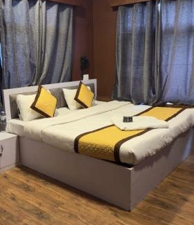 Srinagar Hotel | Hotel Jafson Accommodates