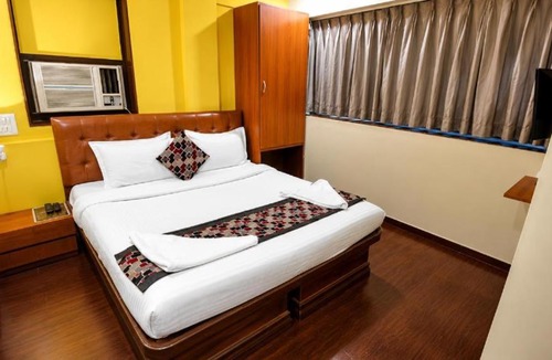 Vile Parle East Hotel | Hotel Jayshree By Glitz Hotel