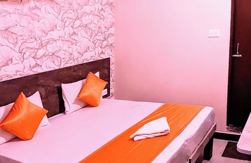 Varanasi Hotel | Hotel Jee