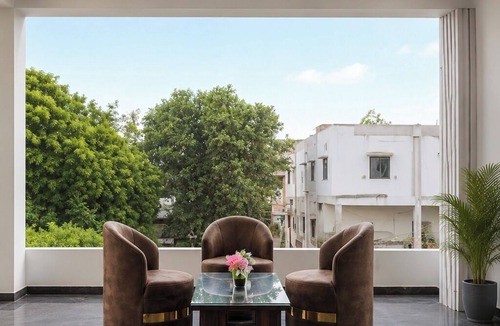 Varanasi Hotel | Hotel JK Blue Heaven