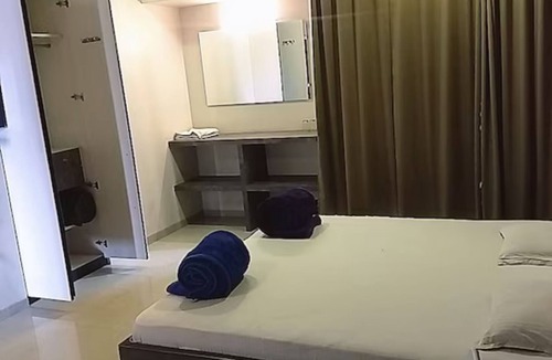 Jaora Hotel | Hotel Karnawat Avenue