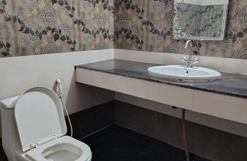 Taj Ganj Hotel | Hotel king palace family stay