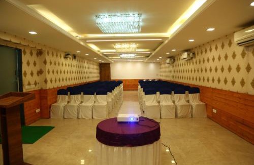Indore Hotel | Hotel Konark Inn