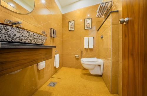 Amritsar Hotel | Hotel La Casa, Amritsar #swimming pool #prime location #luxury rooms #best selling hotel near golden temple