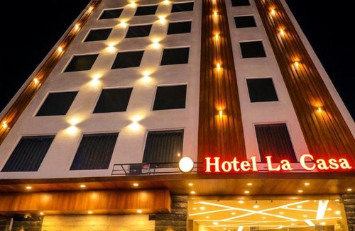 Amritsar Hotel | Hotel La Casa, Amritsar #swimming pool #prime location #luxury rooms #best selling hotel near golden temple