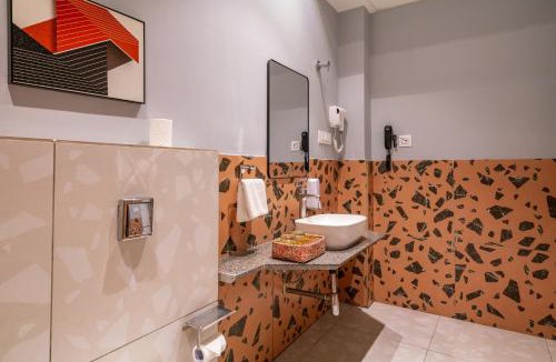 Madhapur Hotel | Hotel La Serene