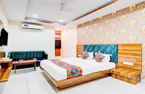 Vadodara Hotel | Hotel Lakeview Vadodara