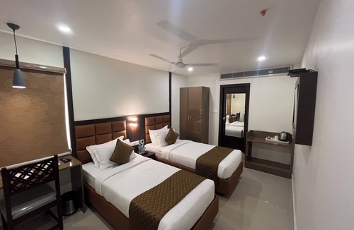 Madhapur Hotel | Hotel Landridge - Hitech City Hyderabad