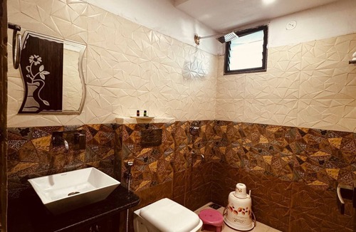 Marhi Hotel | HOTEL LOTUS INN