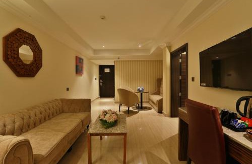 Kochi Hotel | Hotel Luminara