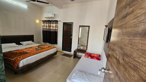 Dwarka House | HOTEL LUNAI SADAN DWARKa
