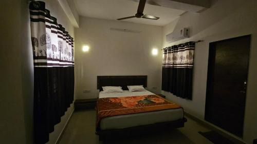 Dwarka House | HOTEL LUNAI SADAN DWARKa
