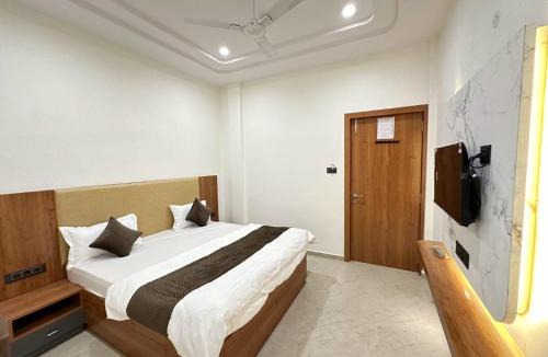 Bhuj Hotel | Hotel Madhav Inn