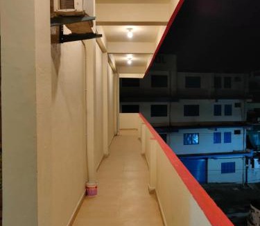 Kolar Road Hotel | Hotel Madhur Palace