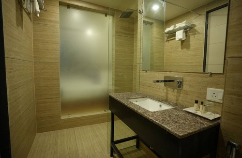 Ambikapur Hotel | Hotel Makhan Vihar