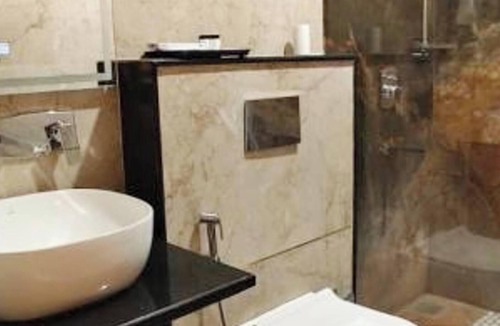 Kakarmatha Hotel | Hotel Mantavya Varanasi