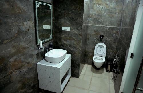 Khatima Hotel | Hotel Maurya Greens