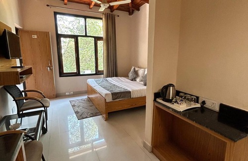 Bhimtal Hotel | Hotel Maya Regency Bhimtal