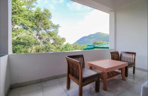 Bhimtal Hotel | Hotel Maya Regency