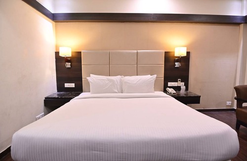 Kanpur Hotel | Hotel Meera Palace