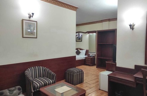 Aligarh Hotel | Hotel Melrose Inn