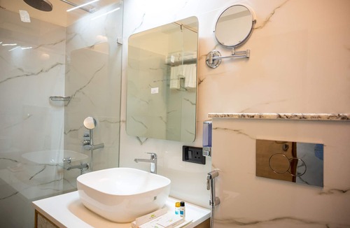 Anjuna Hotel | Hotel Meraden Opus