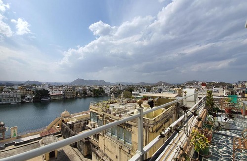 Udaipur Hotel | Hotel Mewar Haveli - At Lake Pichola