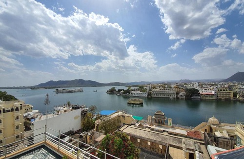 Udaipur Hotel | Hotel Mewar Haveli - At Lake Pichola