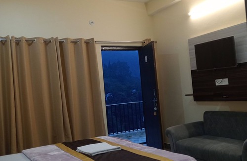 Bhimtal Hotel | Hotel Moon Light Bhimtal