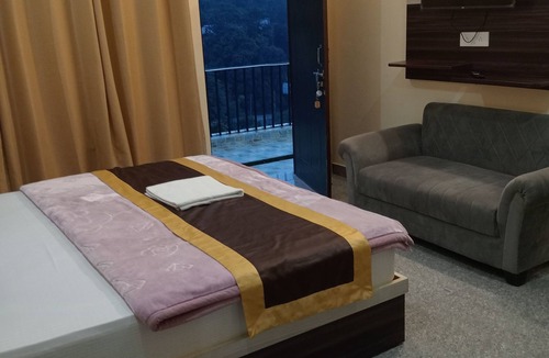 Bhimtal Hotel | Hotel Moon Light Bhimtal