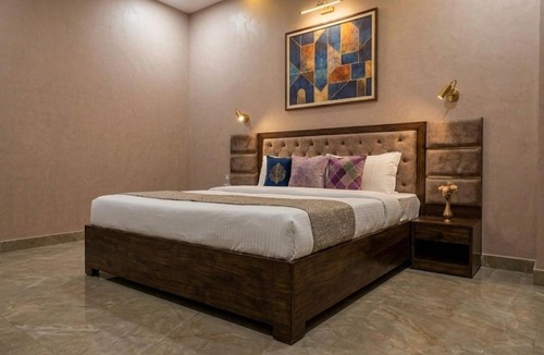Kishangarh House | Hotel Mounten View Near PEC & PGI