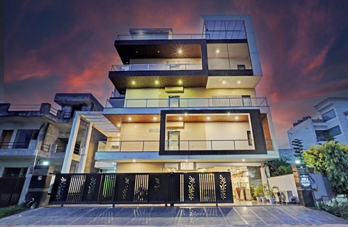 Sector 51 Hotel | Hotel Mr. J