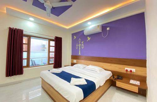 Nagaon Hotel | Hotel Nagavkars Palace
