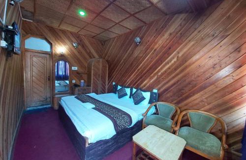 Nainital Hotel | Hotel Naini Lake View Mall Road Nainital