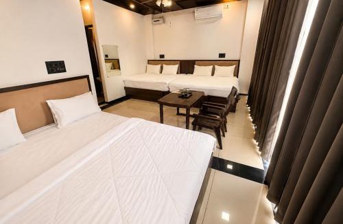 Sikar Hotel | Hotel Narayan free Parking & Near Toran Dwar