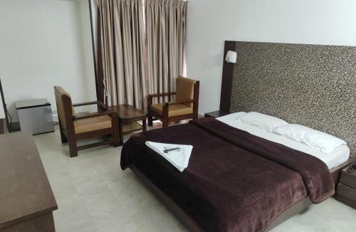 Hampankatta Apartment | Hotel Navaratna Palace