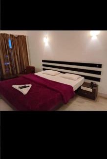 Hampankatta Apartment | Hotel Navaratna Palace