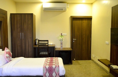 Vaishali Nagar Hotel | Hotel Neelam Paradise