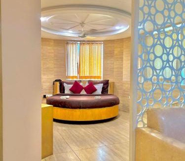 Chembur East Hotel | Hotel Neelkamal