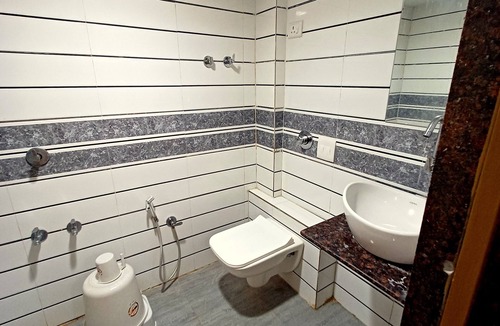 Vastrapur Hotel | Hotel New Lake View