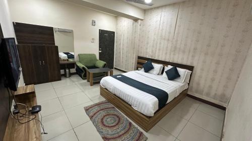 Vadodara Hotel | Hotel New Shiv Kunj