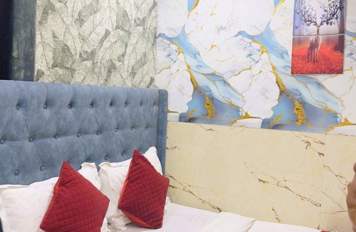 Andheri West Hotel | Hotel Newyork by Stayzy Rooms