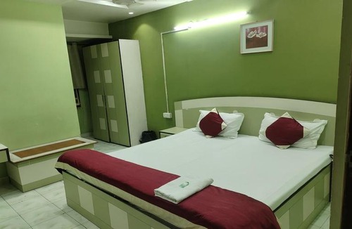 Kanpur Hotel | Hotel Nirmal Palace