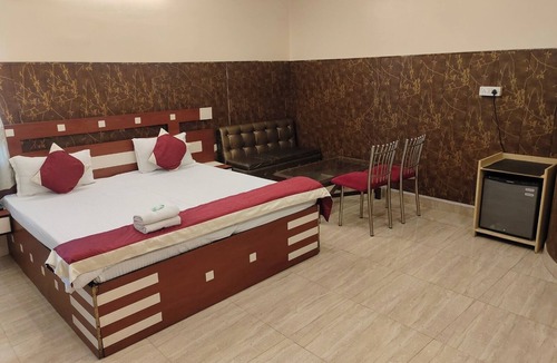Kanpur Hotel | Hotel Nirmal Palace