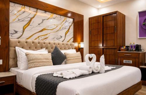 The Mall Road Hotel | Hotel Nuri's Mountain Glow