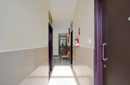 Agara Hotel | Hotel O Ambedkar Nagar Bus Terminal Formely Red Cherry