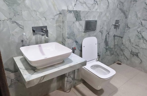 Agra Hotel | Hotel O AWA Palace