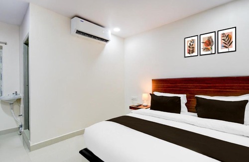 Hyderabad Hotel | Hotel O BTS-ALPHA
